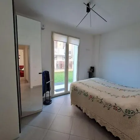 Casa Con Giardino Les Artes Apartment