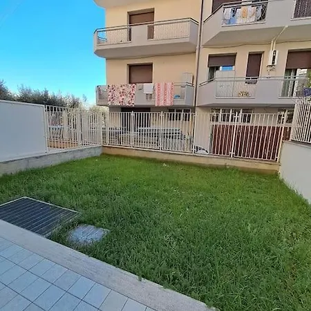 Casa Con Giardino Les Artes Alba Adriatica