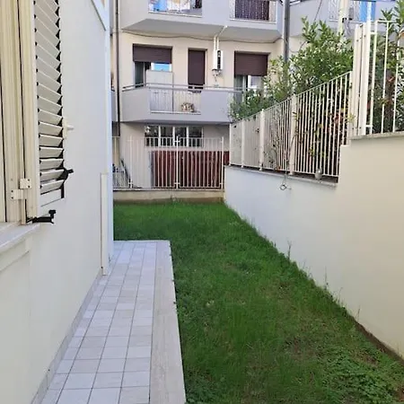 Casa Con Giardino Les Artes * Alba Adriatica