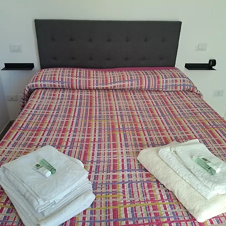 Casa Con Giardino Les Artes Apartment *